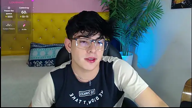 nolan twink1 online show from January 9, 2025, 5:43 pm