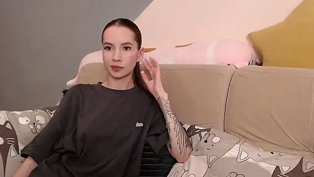 Snapshot of AmbrielHailey chatting on July 3, 2026, 10:49 pm AmbrielHailey online show from July 3, 2026, 10:49 pm