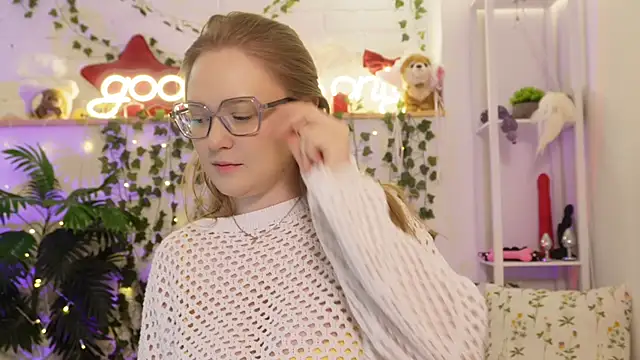 MonicaAsis online show from February 28, 2026, 7:15 pm