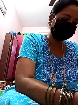 Snapshot of Tamil_sreelekha chatting on February 11, 2025, 3:51 pm Tamil sreelekha online show from February 11, 2025, 3:51 pm