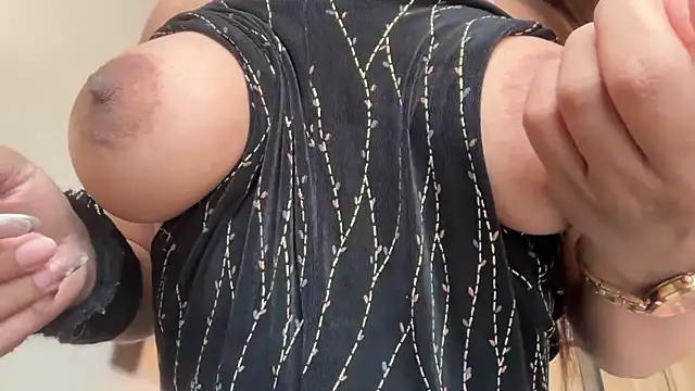 Snapshot of Hotty-Sana chatting on April 12, 2026, 6:07 am Hotty-Sana online show from April 12, 2026, 6:07 am