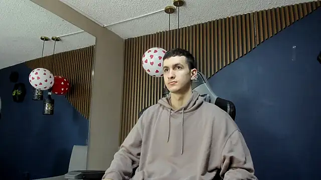 JacksonOlsenn online show from February 17, 2025, 12:16 pm