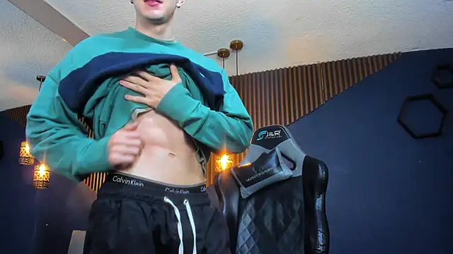 JacksonOlsenn online show from March 11, 2025, 12:17 pm