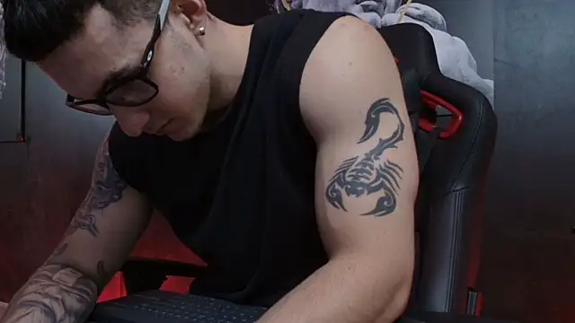 JacksonOlsenn online show from October 11, 2025, 8:51 pm