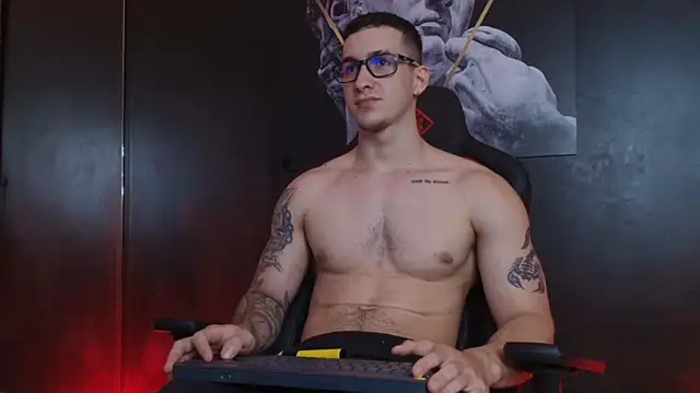 JacksonOlsenn online show from October 20, 2025, 8:42 pm