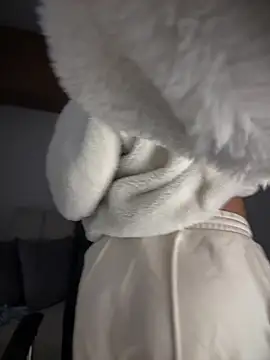 maddy bronw  online show from March 9, 2025, 3:22 am