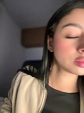 maddy bronw  online show from March 23, 2025, 12:26 am