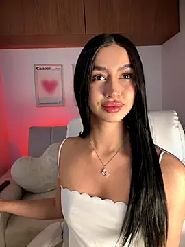 maddy bronw  online show from September 21, 2025, 12:56 am