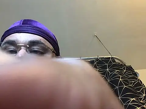 Snapshot of fatboyjayohh126 chatting on December 23, 2024, 4:12 am fatboyjayohh126 online show from December 23, 2024, 4:12 am