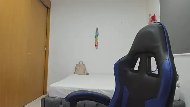 Samanthagax online show from December 3, 2025, 8:40 pm