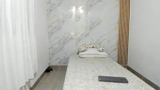 coralcarter1 online show from January 15, 2026, 2:16 am