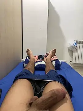 Snapshot of alex-riadh chatting on October 27, 2025, 10:47 pm alex-riadh online show from October 27, 2025, 10:47 pm