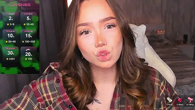 Snapshot of Evia_r0se chatting on June 20, 2026, 10:07 am Evia r0se online show from June 20, 2026, 10:07 am