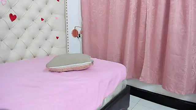 Snapshot of Kim_Eli chatting on February 18, 2025, 1:54 am Kim Eli online show from February 18, 2025, 1:54 am