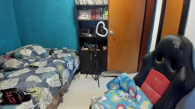 peanut tangerine online show from September 11, 2025, 10:32 pm