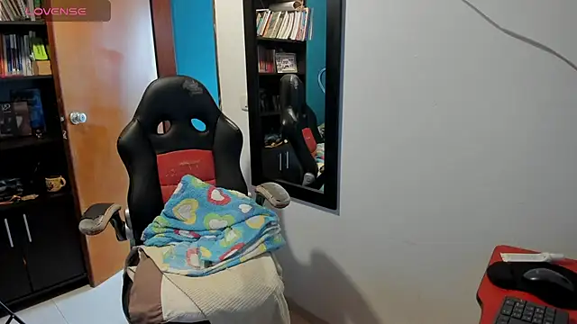 peanut tangerine online show from September 13, 2025, 5:02 pm