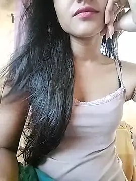 Snapshot of MISSQUEEN48 chatting on May 16, 2026, 6:32 am MISSQUEEN48 online show from May 16, 2026, 6:32 am