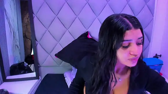 venusowen  online show from January 19, 2026, 1:59 pm