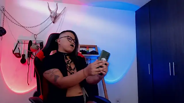 LilithSharon online show from October 15, 2025, 5:13 pm