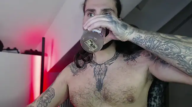 MateoHunk online show from December 18, 2024, 6:57 pm