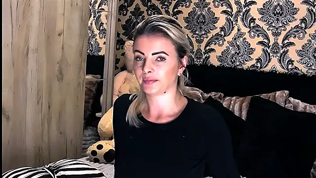 Snapshot of Aly_girl1 chatting on January 10, 2025, 1:09 pm Aly girl1 online show from January 10, 2025, 1:09 pm