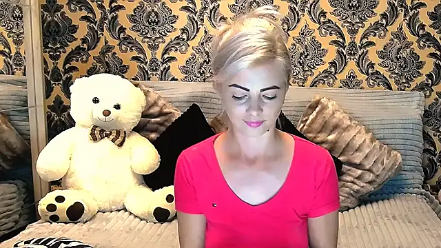 Snapshot of Aly_girl1 chatting on March 13, 2025, 9:54 am Aly girl1 online show from March 13, 2025, 9:54 am