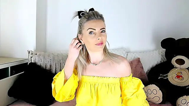 Aly girl1 online show from March 24, 2026, 10:31 am