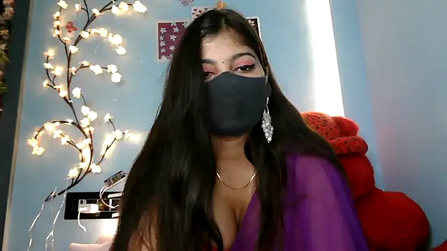 Reena Singh53 online show from September 26, 2025, 2:32 pm