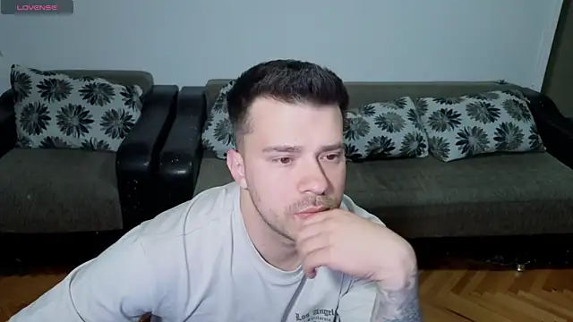 JohnnyStepBro online show from April 29, 2026, 6:36 pm