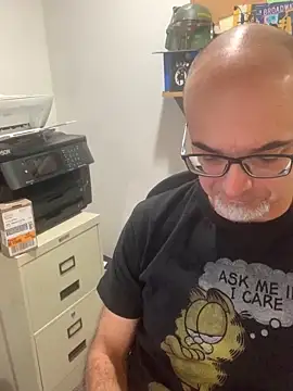 Snapshot of MaxVain chatting on October 14, 2025, 6:42 pm MaxVain online show from October 14, 2025, 6:42 pm