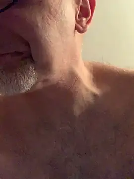 Snapshot of MaxVain chatting on October 16, 2025, 12:22 am MaxVain online show from October 16, 2025, 12:22 am