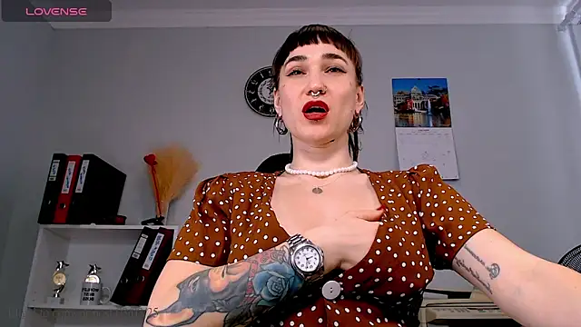 Snapshot of FoxRineHelen chatting on March 3, 2025, 12:58 pm FoxRineHelen online show from March 3, 2025, 12:58 pm