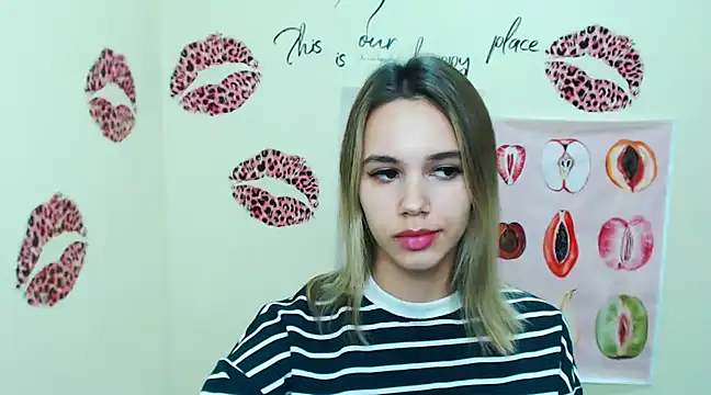 Snapshot of _StAcY chatting on December 8, 2024, 1:47 pm  StAcY online show from December 8, 2024, 1:47 pm