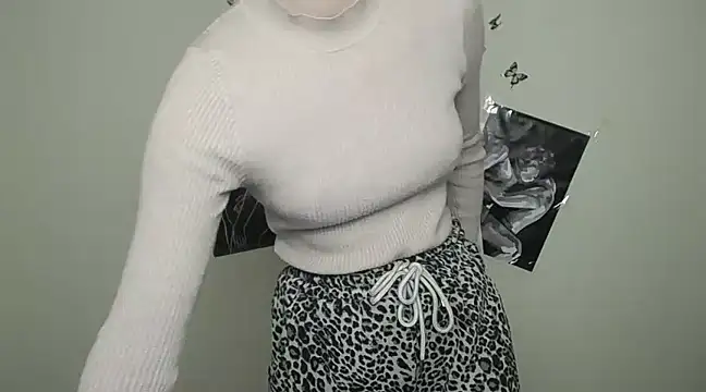 Snapshot of _StAcY chatting on February 4, 2025, 1:16 pm  StAcY online show from February 4, 2025, 1:16 pm