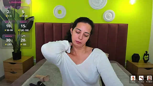 Linda Insatiable online show from April 3, 2026, 1:36 am