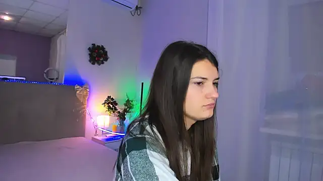 Laura Leee online show from December 23, 2025, 6:11 am