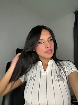 Snapshot of Dulceeany chatting on January 19, 2025, 4:33 am Dulceeany online show from January 19, 2025, 4:33 am