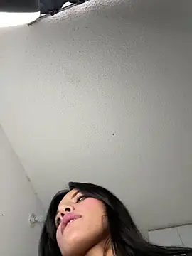 Snapshot of Dulceeany chatting on March 4, 2025, 10:05 pm Dulceeany online show from March 4, 2025, 10:05 pm