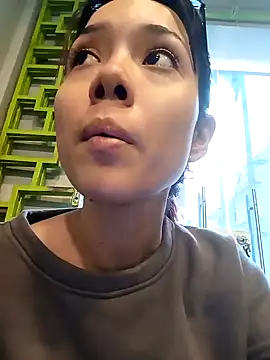 sophiaFoster4u online show from February 3, 2025, 4:10 pm