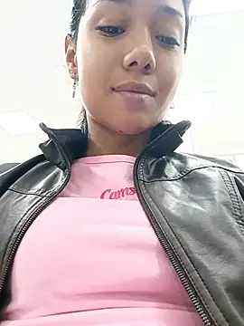 sophiaFoster4u online show from March 13, 2025, 12:02 pm