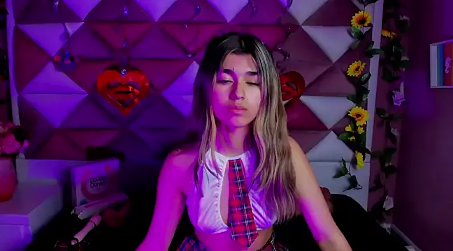 NahomiConnor  online show from March 17, 2025, 7:58 pm