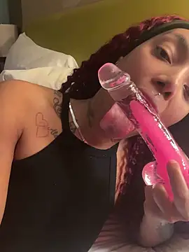 Snapshot of butterflybootyy chatting on December 20, 2024, 5:57 am butterflybootyy online show from December 20, 2024, 5:57 am