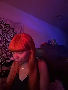 Snapshot of butterflybootyy chatting on October 17, 2025, 5:10 am butterflybootyy online show from October 17, 2025, 5:10 am