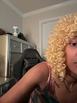 Snapshot of butterflybootyy chatting on December 20, 2025, 12:56 pm butterflybootyy online show from December 20, 2025, 12:56 pm