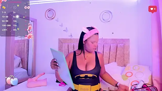 LaurinMonroe online show from February 10, 2025, 7:28 pm