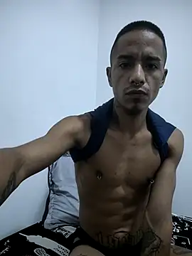 Snapshot of Mowgli_FFun chatting on June 25, 2026, 7:29 pm Mowgli FFun online show from June 25, 2026, 7:29 pm