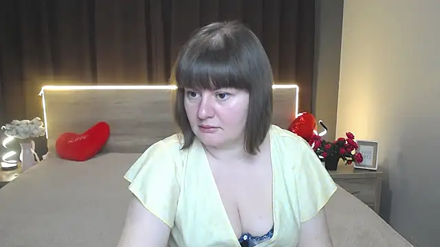 ZannaDreil online show from February 28, 2026, 7:04 pm