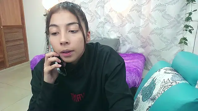 Mya paris online show from December 23, 2024, 11:39 pm