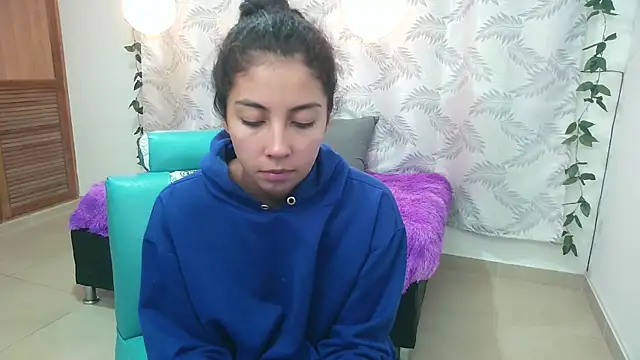 Mya paris online show from December 28, 2024, 5:02 am