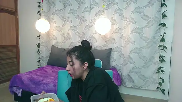 Mya paris online show from January 24, 2025, 4:27 am